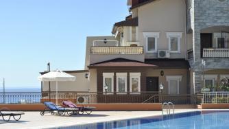 Турция отложи повишението на данъците за богатите