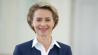 Германският министър на отбраната предложена да оглави ЕК