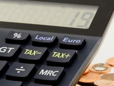 Полша освободи от данъци младите хора до 26 години