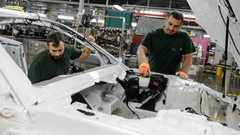Jaguar с мултимилонна инвестиция за електрически коли във Великобритания