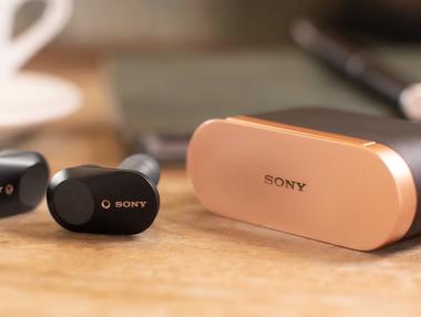 Sony пусна безжични слушалки за $230 в конкуренция с AirPods на Apple