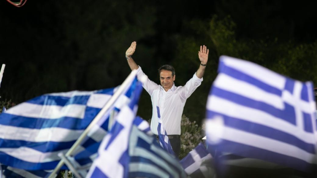 Опозицията печели изборите в Гърция според прогнозните резултати