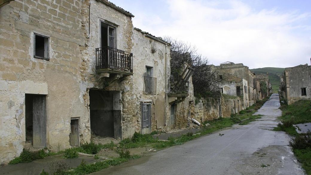 Изоставено италианско градче продава къщи за 1 евро