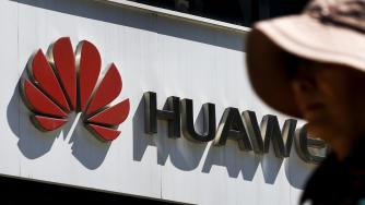 САЩ отпусна значително примката около врата на Huawei
