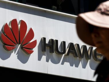 САЩ отпусна значително примката около врата на Huawei