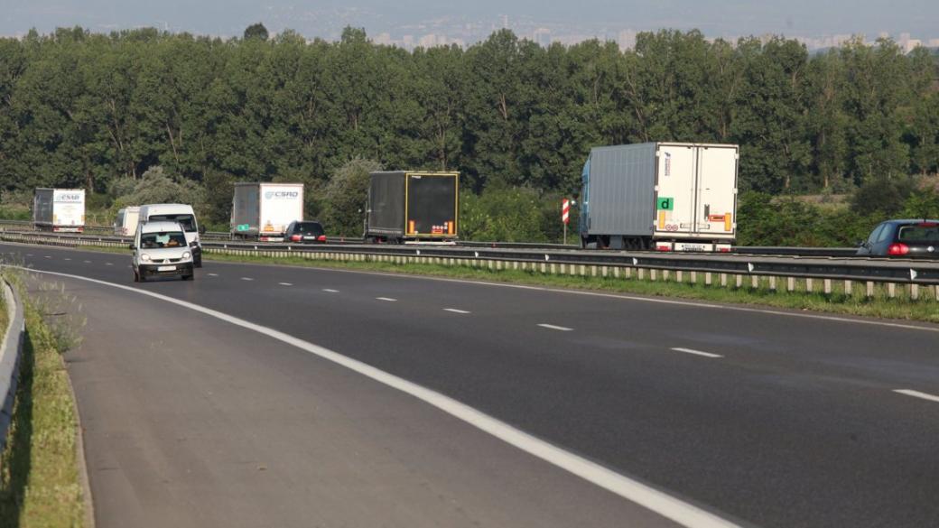 Ограничават движението по „Хемус“ между 25-ти и 30-ти км в посока София