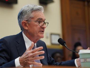 Председателят на Фед поиска Facebook да спре проекта Libra засега