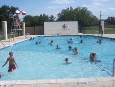 В шест басейна в София са открити проблеми с качеството на водата