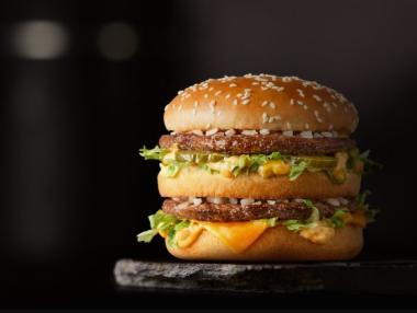 Доларът е твърде силен, поне според The Big Mac Index