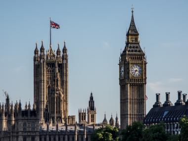 Великобритания е пред най-високия си риск от рецесия след 2007 г.