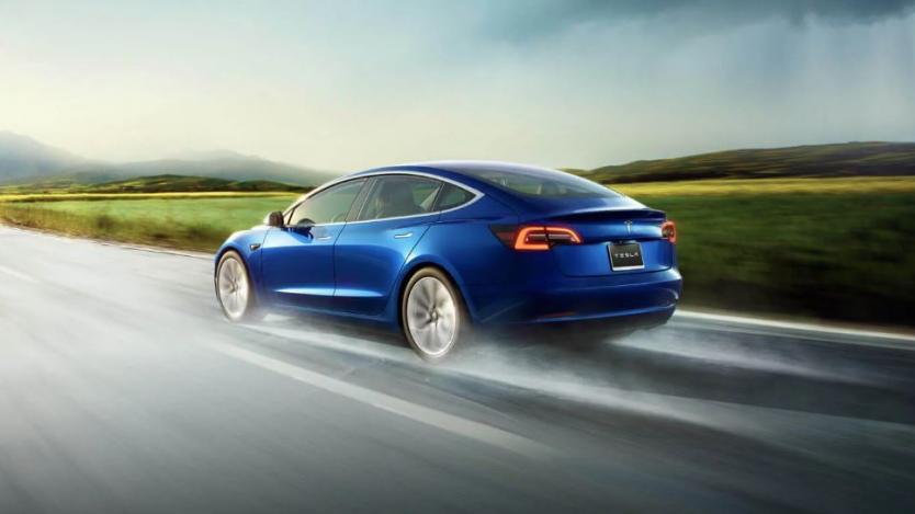 Tesla свали цената на масовия Model 3 и увеличи тези на премиум моделите