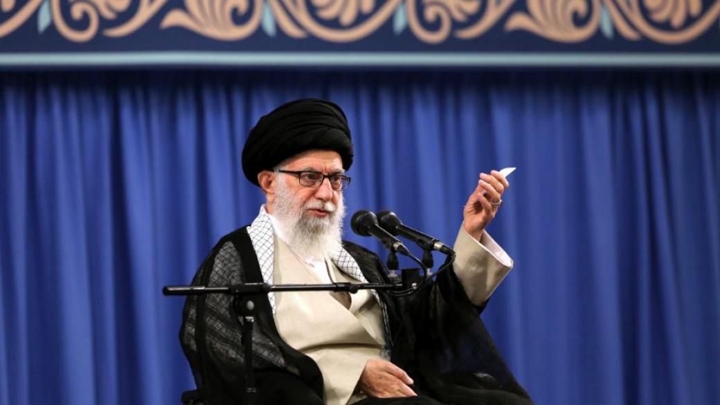 Аятолах Али Хаменей заплаши Лондон заради задържания ирански танкер
