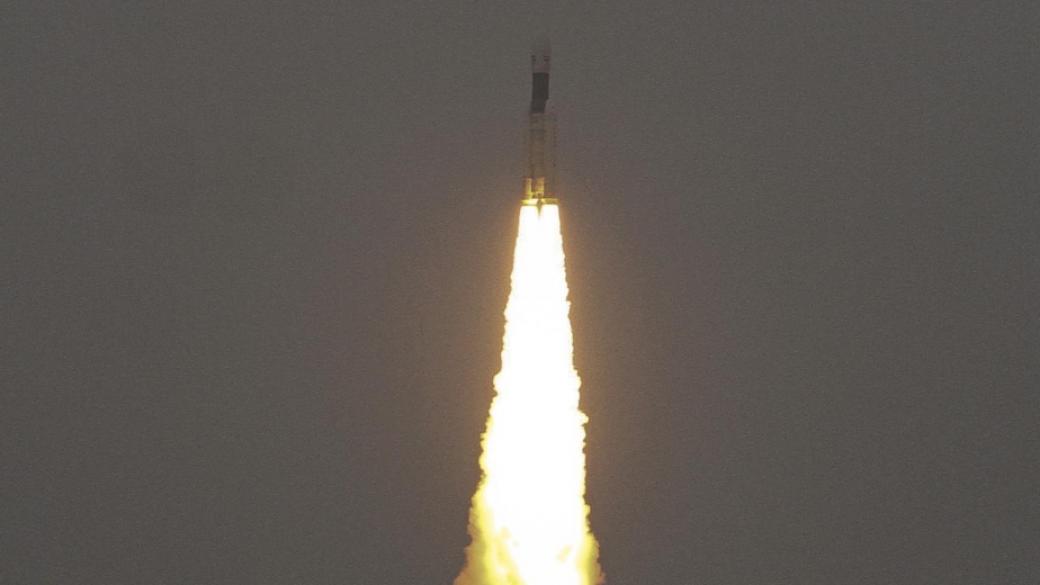 Индия изпрати успешно свой апарат към Луната