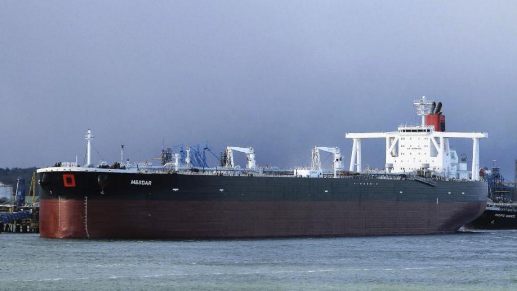 Петролът поскъпна с още 2% заради напрежението в Персийския залив