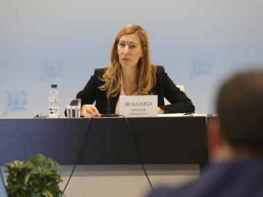 Ангелкова иска да даде още 6 млн. лв. на туристическия бранш за реклама