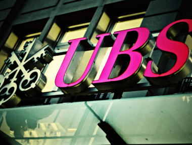 UBS със спад при двата си основни източника на печалба