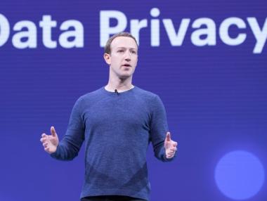 Facebook с втора глоба за деня – 100 млн. долара