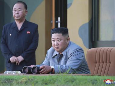 Ким Чен-Ун определи новите ракетни опити като предупреждение към Южна Корея