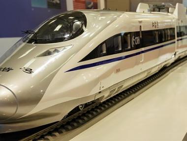 Китай планира още по-бърз влак стрела, който ще развива до 800 км/ч