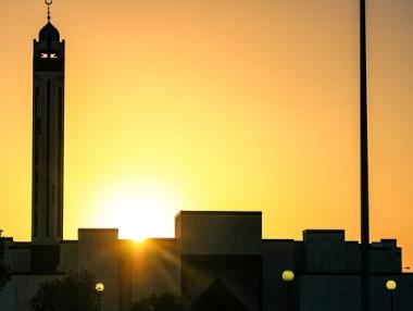 Новият мега-град на Саудитска Арабия – с изкуствени дъжд и луна и остров с динозаври