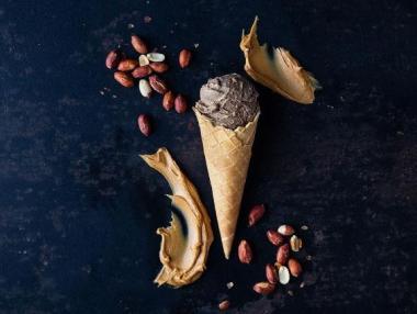 Луксозен сладолед, направен от насекоми