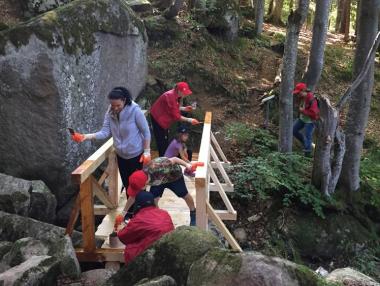 Пощенска банка обнови екопътека на Витоша
