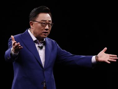 Акциите на Samsung поевтиняха след новината за 56% спад на печалбата