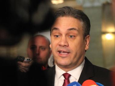 Шефът на КОНПИ подаде оставка