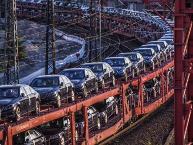 Moody's вече очаква спад на автопродажбите по света
