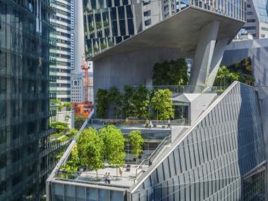 Небостъргачът, който е „разцепен“ на две