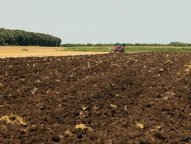 Земеделците настояват да излязат от Закона за горивата