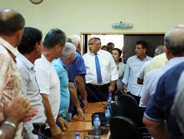 Борисов обеща по 300 лв. на стопанство при доброволно умъртвяване на домашни прасета