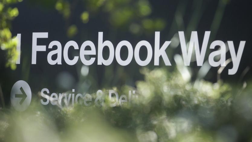 Facebook ще преименува Instagram и WhatsApp