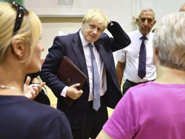 Съпартийци на Джонсън вече мислят как да го свалят от власт