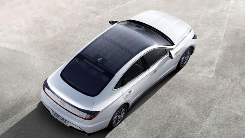 Hyundai пуска автомобил със слънчеви панели на покрива