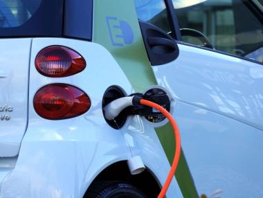 Електромобилите в България вече ще са със зелени номера