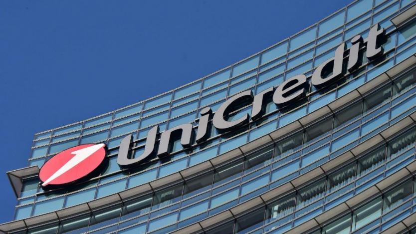 UniCredit намали очакванията си за приходите за 2019 г.