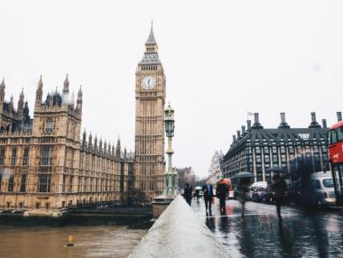 Великобритания затваря банките на 1 ноември при „твърд Brexit”