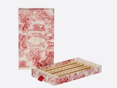 Dior се бори срещу пластмасата с дизайнерски стъклени сламки за $146