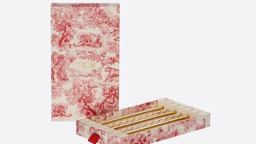 Dior се бори срещу пластмасата с дизайнерски стъклени сламки за $146