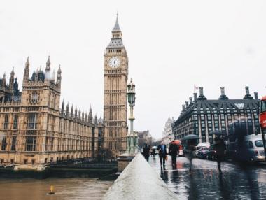 Лондон ще подпомага бизнеса при Brexit без сделка