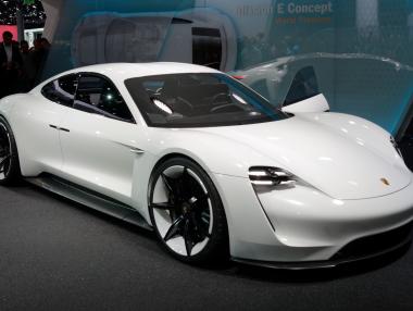 Porsche с електрически спортен автомобил до края на годината