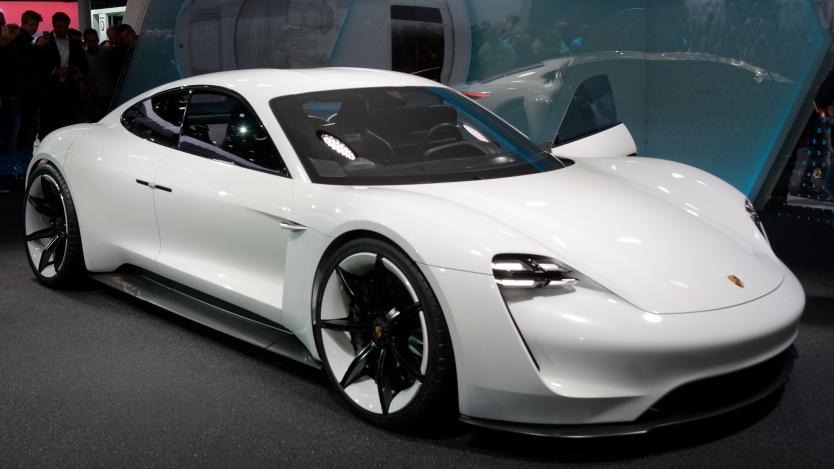 Porsche с електрически спортен автомобил до края на годината