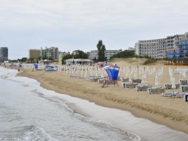 Данъчните запечатаха 25 обекта по Северното Черноморие