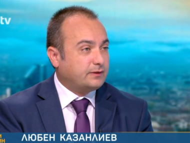 50 души са знаели как да проникнат в базата данни на НАП