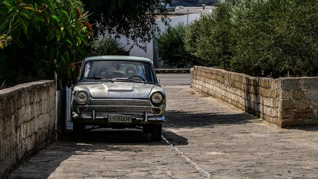 Букурещ забранява стари коли в центъра на града