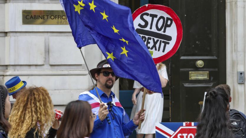 Британците са категорично против „твърд Brexit“