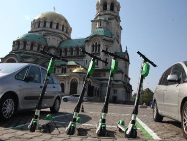 Има съмнение за 15 откраднати е-тротинетки дни след пускане на услугата