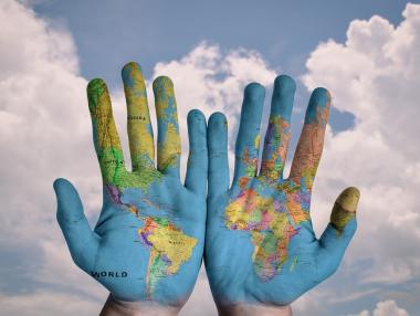 Дигитализация vs. глобализация: Полезни или вредни са мега тенденциите?