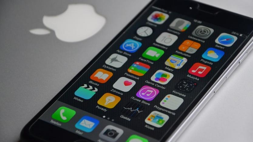 Apple ще продава части на други фирми за ремонт на iPhone-и